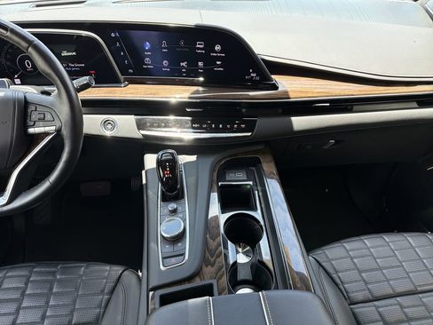 Used 2023 Cadillac Escalade Sport Platinum w/ LPO, ONYX Package AWD/4WD image 18