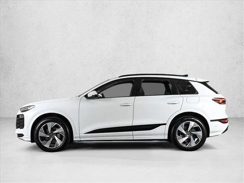 Used 2025 Audi Q6 e-tron Premium Plus w/ Premium Plus AWD/4WD image 9
