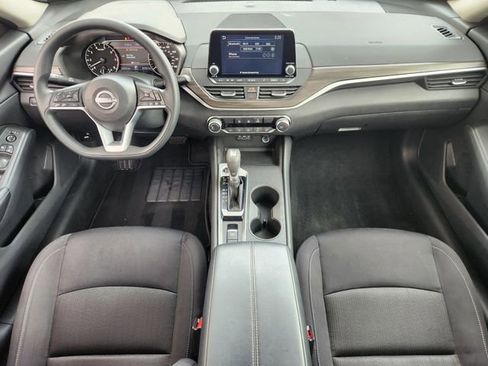 Used 2025 Nissan Altima 2.5 SV AWD/4WD image 24
