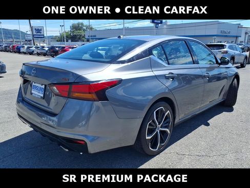 Used 2024 Nissan Altima 2.5 SR w/ SR Premium Package FWD image 3