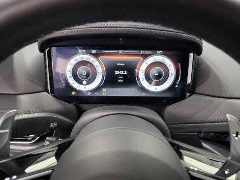 Used 2024 Aston Martin DB12 Coupe RWD image 6