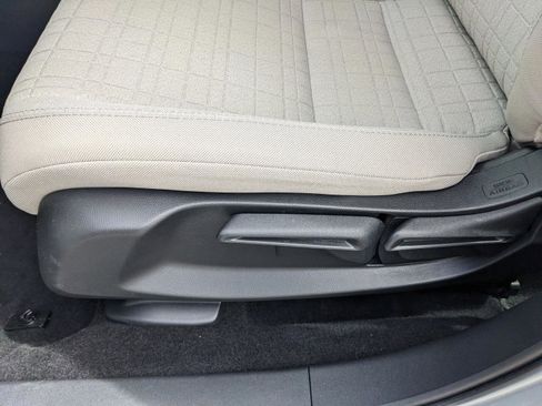 Used 2025 Honda HR-V LX image 24