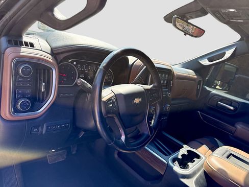 Used 2021 Chevrolet Silverado 3500 High Country image 9