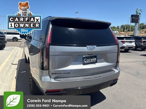 Used 2023 Cadillac Escalade ESV Sport w/ LPO, ONYX Package AWD/4WD image 9