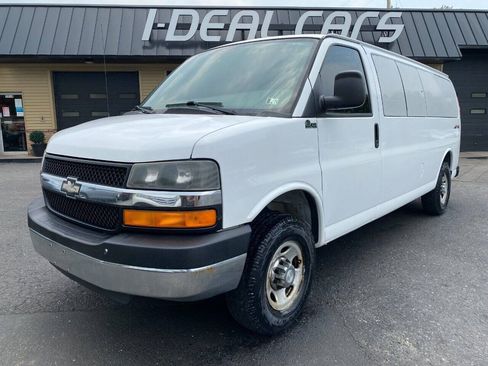 Used 2008 Chevrolet Express 3500 Extended Passenger w/ LT Preferred Equipment Group RWD image 1
