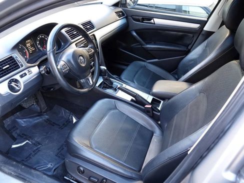 Used 2012 Volkswagen Passat TDI SE FWD image 5