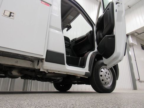 Used 2016 RAM ProMaster 2500 w/ Interior Convenience Group image 37