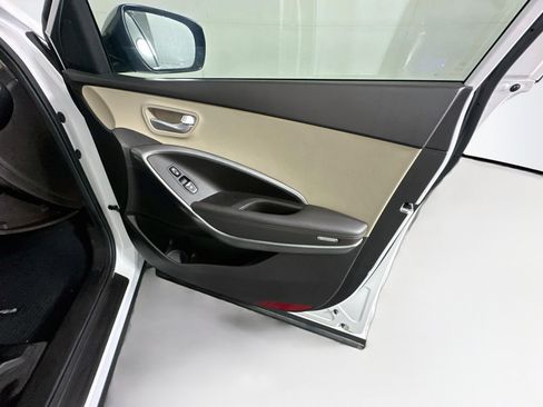 Used 2017 Hyundai Santa Fe Sport FWD image 30