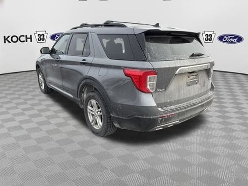Used 2022 Ford Explorer XLT w/ Equipment Group 202A image 6