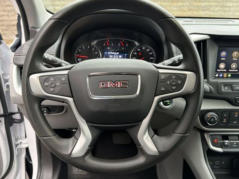 Used 2024 GMC Terrain SLE image 26
