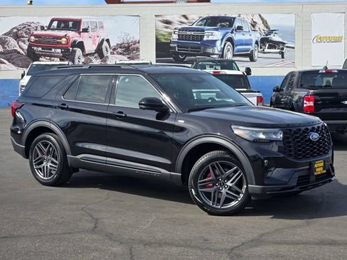 New 2026 Ford Explorer ST-Line w/ ST-Line Street Pack AWD/4WD image 1