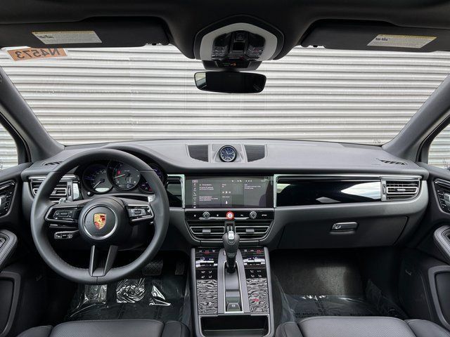 Certified 2026 Porsche Macan AWD/4WD image 13