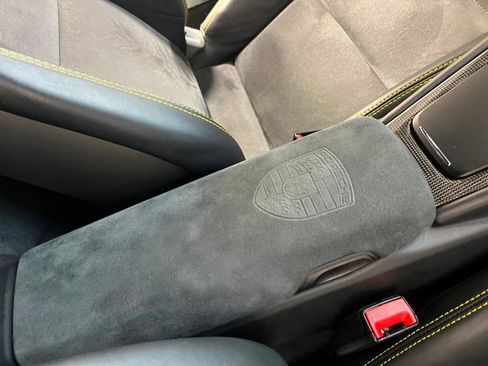 Used 2016 Porsche Cayman GT4 image 32