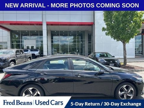 Used 2021 Hyundai Elantra Limited w/ Cargo Package FWD image 3