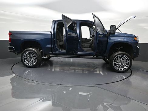 Used 2021 Chevrolet Silverado 1500 Custom image 32