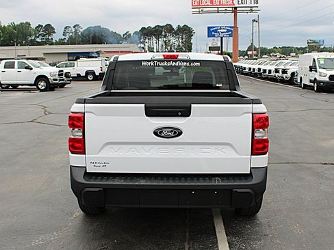 Used 2025 Ford Maverick XL w/ Equipment Group 102A AWD/4WD image 9
