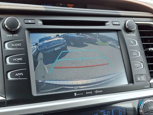 Certified 2019 Toyota Highlander XLE AWD/4WD image 23