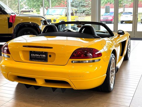 Used 2005 Dodge Viper SRT-10 RWD image 10