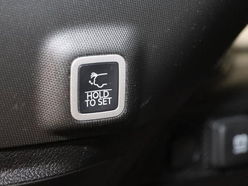 Used 2024 Jeep Grand Cherokee Limited w/ Luxury Tech Group II image 50