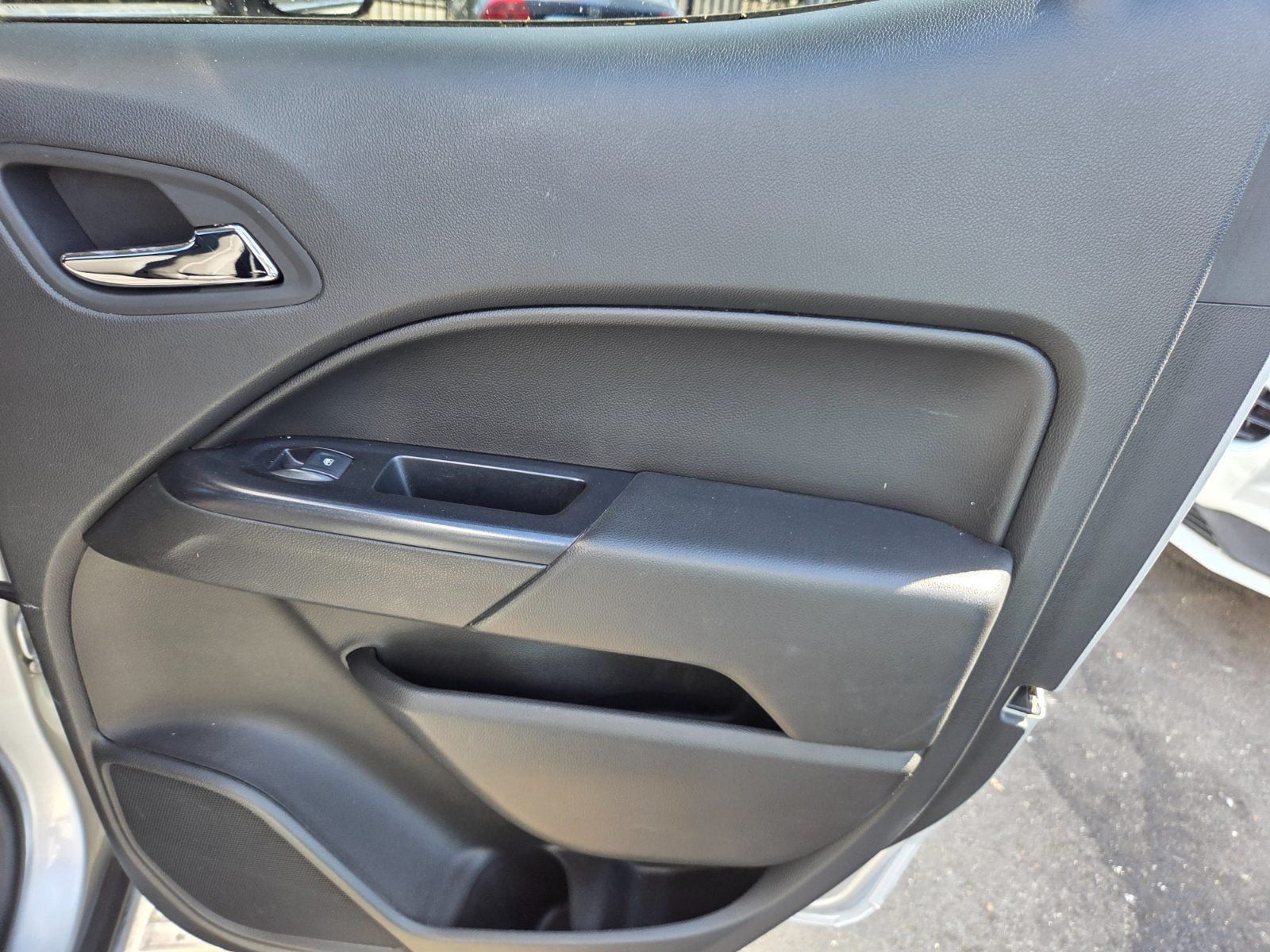 Used 2020 Chevrolet Colorado LT RWD image 11