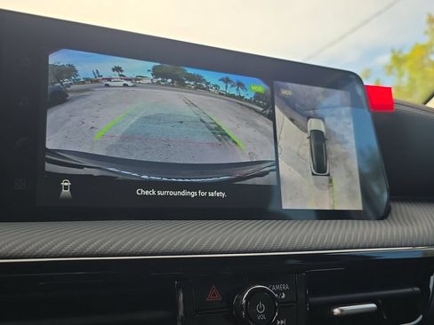 New 2026 Nissan Kicks SR w/ SR Premium Package FWD image 31