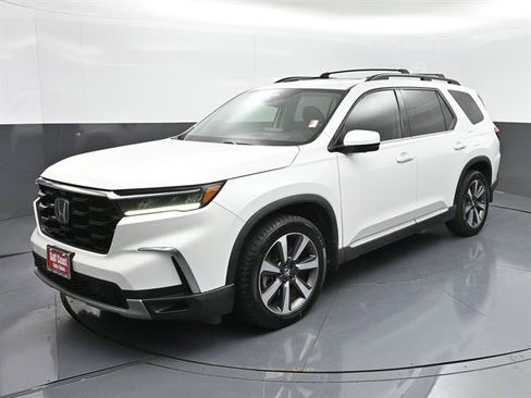 Used 2024 Honda Pilot Elite image 1