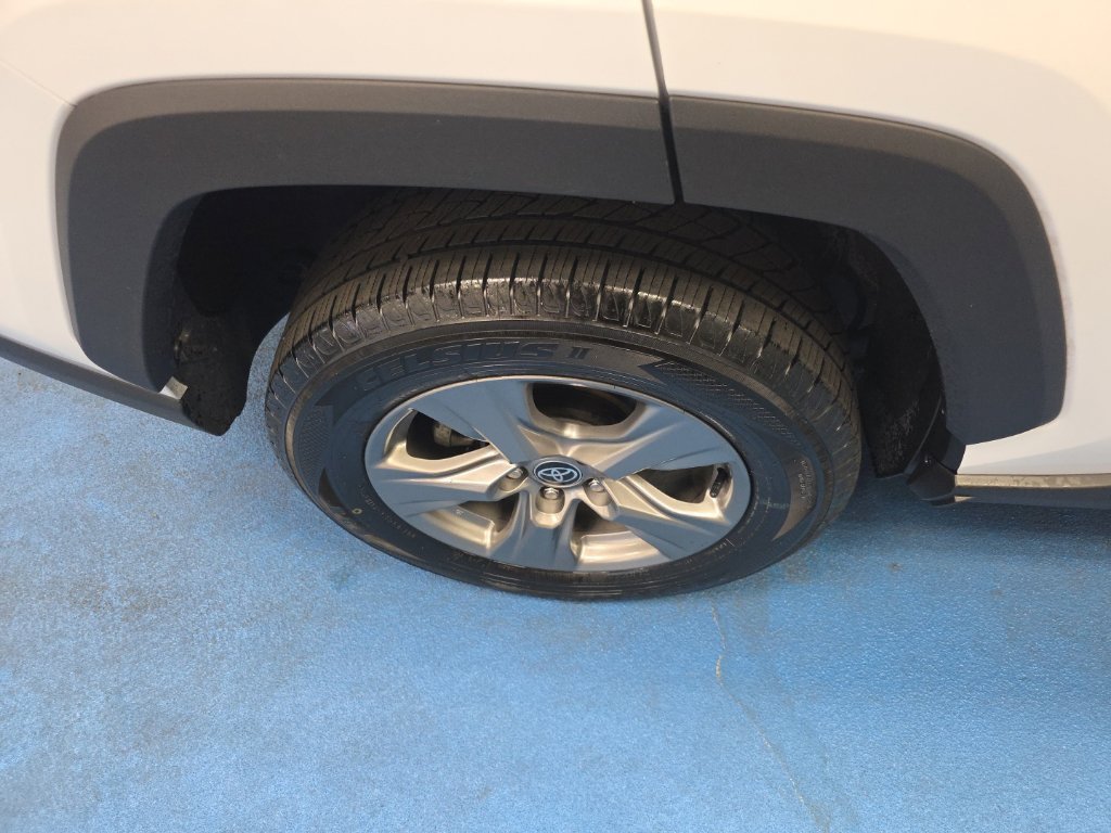 Used 2024 Toyota RAV4 XLE FWD image 10