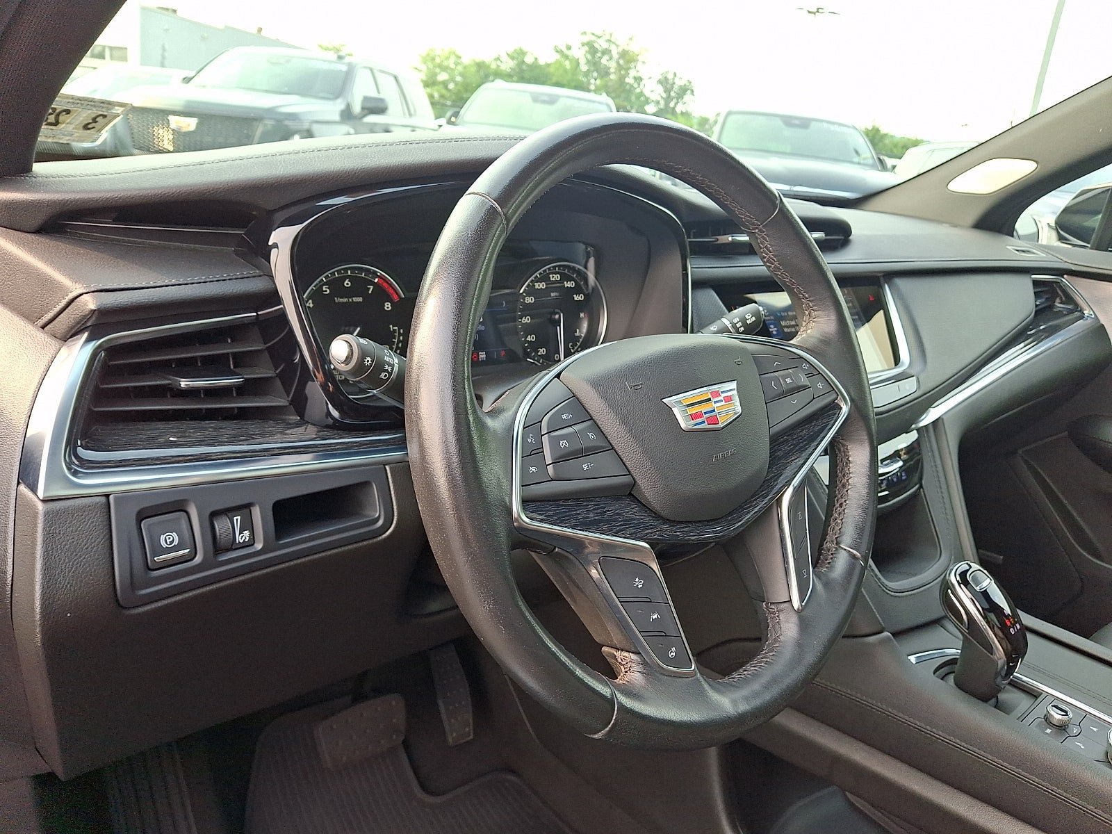 Certified 2023 Cadillac XT5 Premium Luxury AWD/4WD image 16