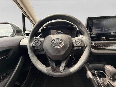 Used 2022 Toyota Corolla LE FWD image 9