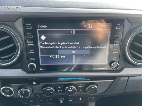 Used 2021 Toyota Tacoma TRD Off-Road w/ Technology Package AWD/4WD image 19