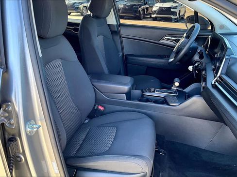 Used 2023 Kia Sportage LX AWD/4WD image 15