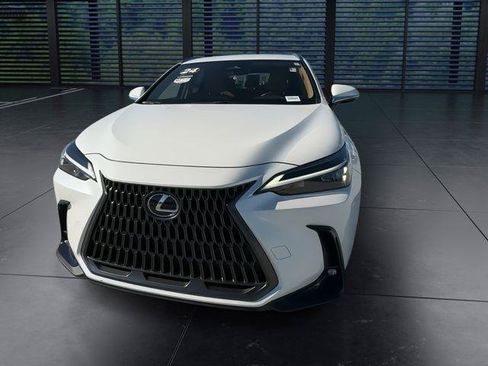 Certified 2024 Lexus NX 250 FWD w/ Towing Package (2000 Lbs) image 3