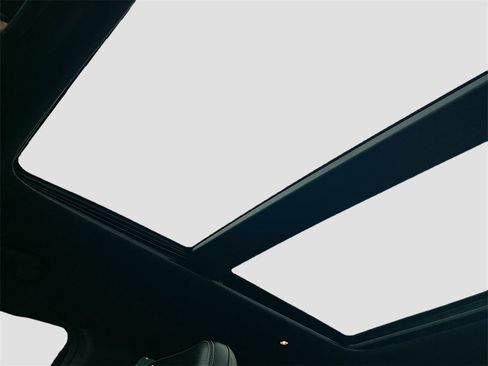 Used 2018 Jeep Grand Cherokee SRT image 21