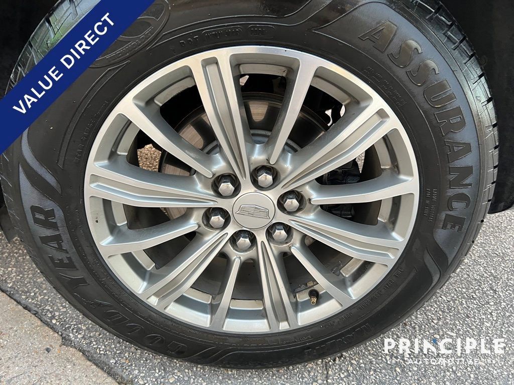 Used 2018 Cadillac XT5 Luxury w/ Driver Awareness Package FWD image 10