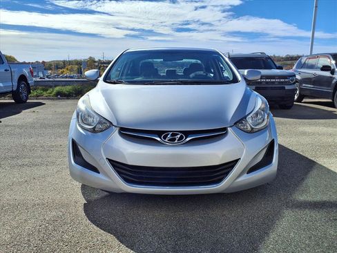 Used 2015 Hyundai Elantra SE image 5