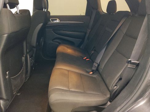 Used 2020 Jeep Grand Cherokee Laredo RWD image 18