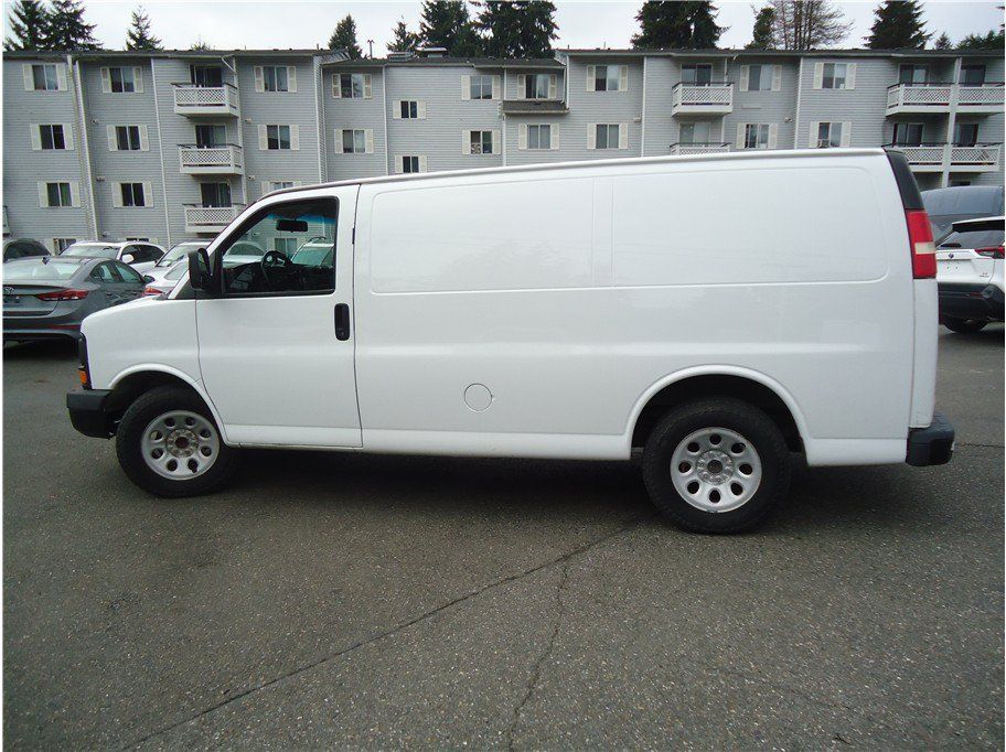 Used 2014 Chevrolet Express 1500 RWD image 8
