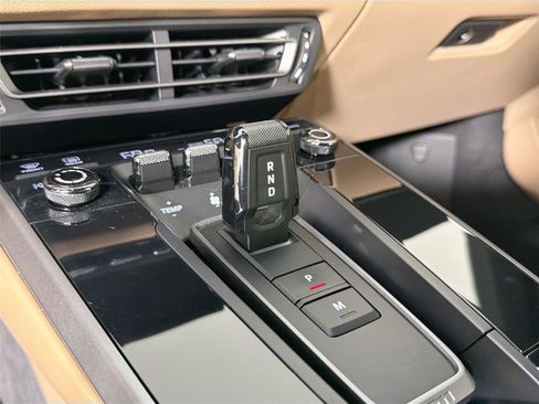 Certified 2023 Porsche 911 Carrera RWD image 33