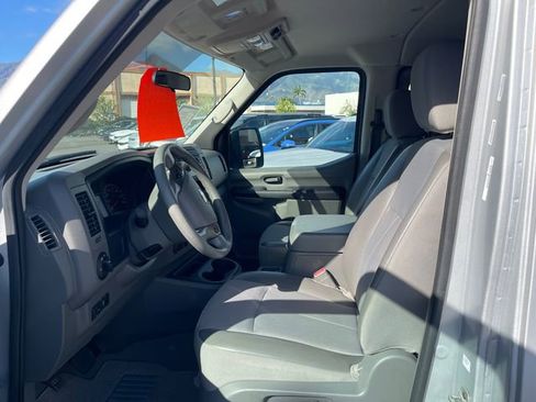 Used 2021 Nissan NV 3500 SV image 9