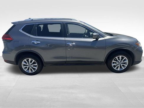 Used 2017 Nissan Rogue SV FWD image 5
