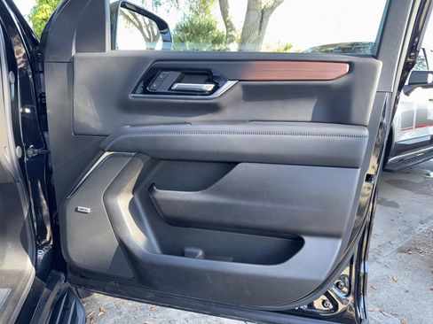Used 2025 GMC Yukon Denali image 21
