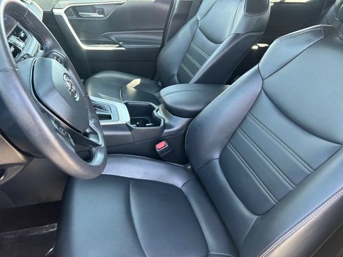 Used 2025 Toyota RAV4 XLE Premium AWD/4WD image 18