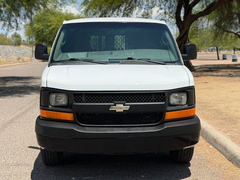 Used 2017 Chevrolet Express 2500 RWD image 8