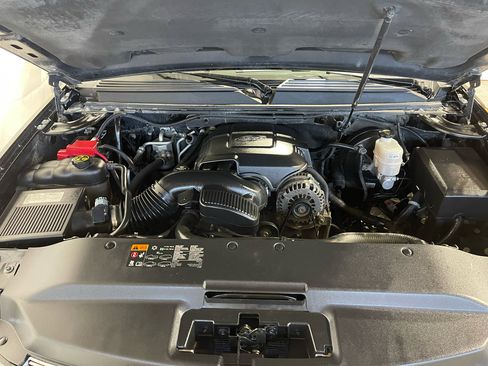 Used 2012 Cadillac Escalade Luxury image 30