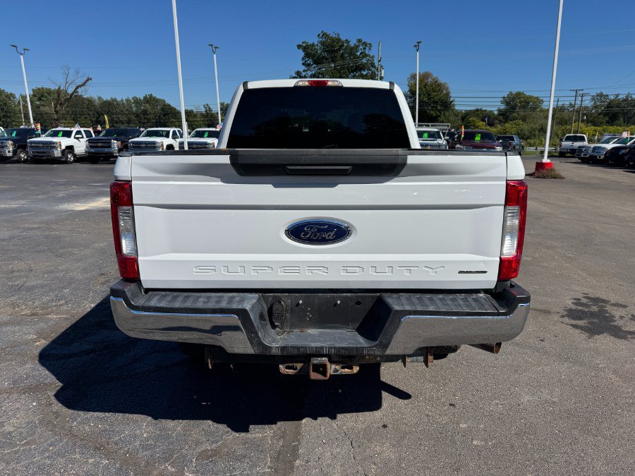 Used 2017 Ford F350 XLT AWD/4WD image 4