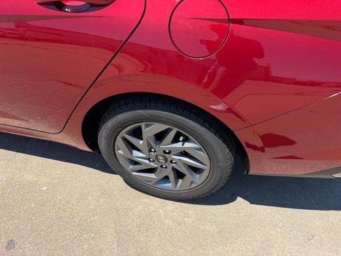 Used 2024 Hyundai Elantra SEL FWD image 6