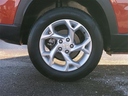 Used 2024 Chevrolet Trax LS w/ LS Convenience Package image 5