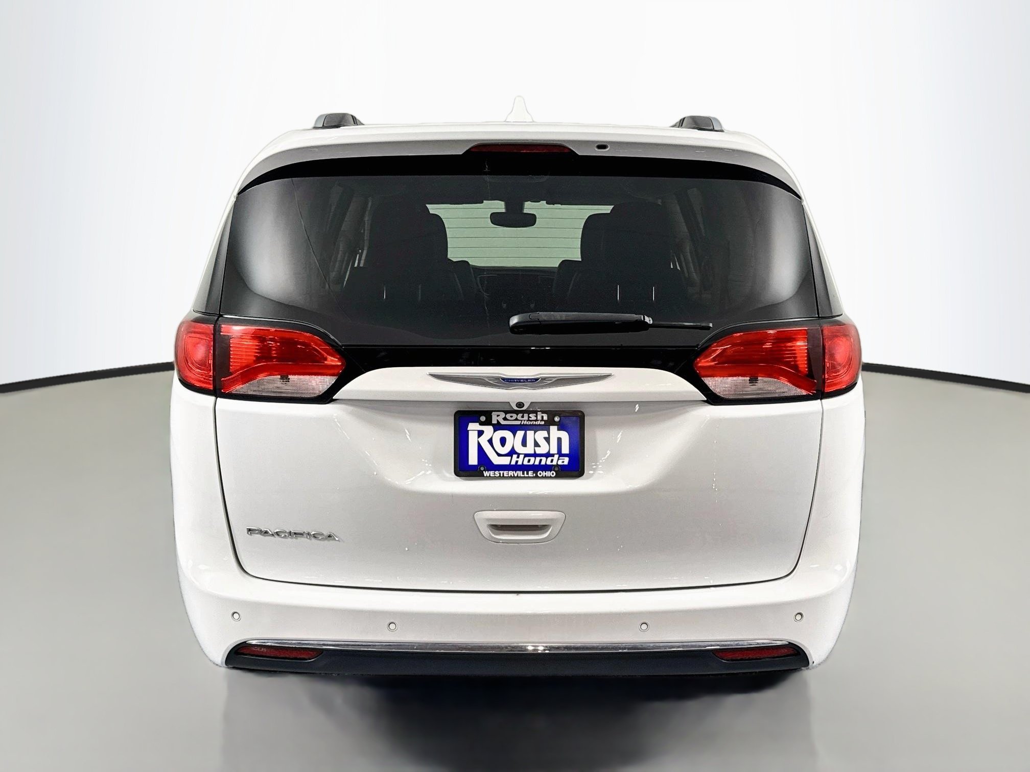Used 2018 Chrysler Pacifica Touring-L FWD image 6