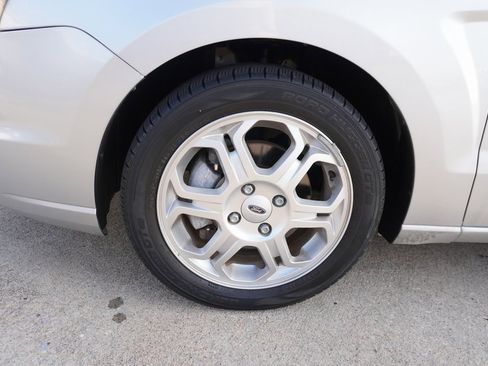 Used 2009 Ford Focus SE image 22