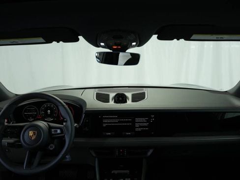 Certified 2025 Porsche Cayenne image 16